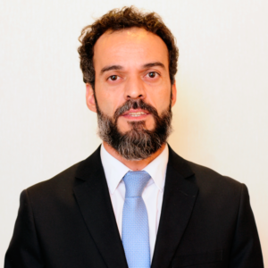 Dr. Renato Requena